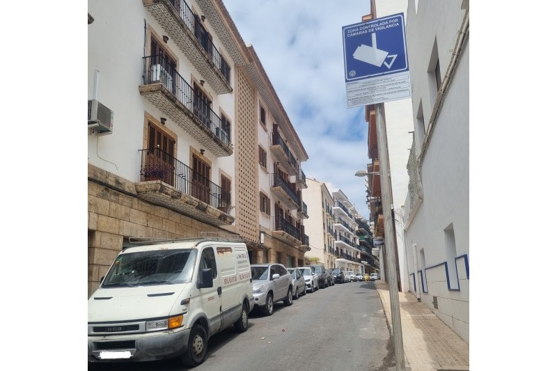 Xàbia instala las primeras cámaras de videovigilancia dentro de un plan para reforzar la seguridad Xàbia instala las primeras cámaras de videovigilancia dentro de un plan para reforzar la seguridad