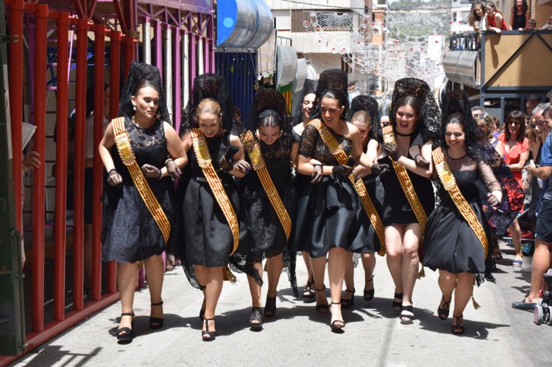Quatre entrades i quatre bous serrils en el dia dedicat als bous al carrer de les Festes de Juliol de Pedreguer Quatre entrades i quatre bous serrils en el dia dedicat als bous al carrer de les Festes de Juliol de Pedreguer
