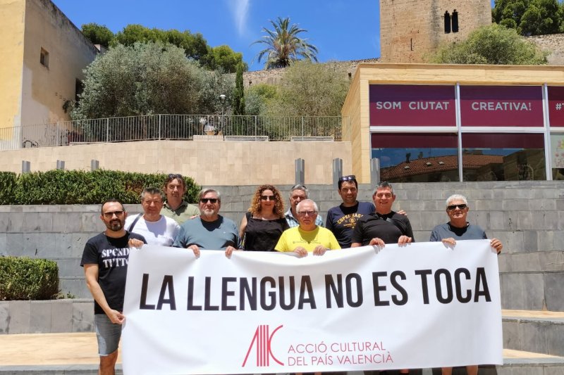 Acció Cultural mobilitza la comarca contra la Llei Rovira que consideren “un atemptat” al valencià Acció Cultural mobilitza la comarca contra la Llei Rovira que consideren “un atemptat” al valencià