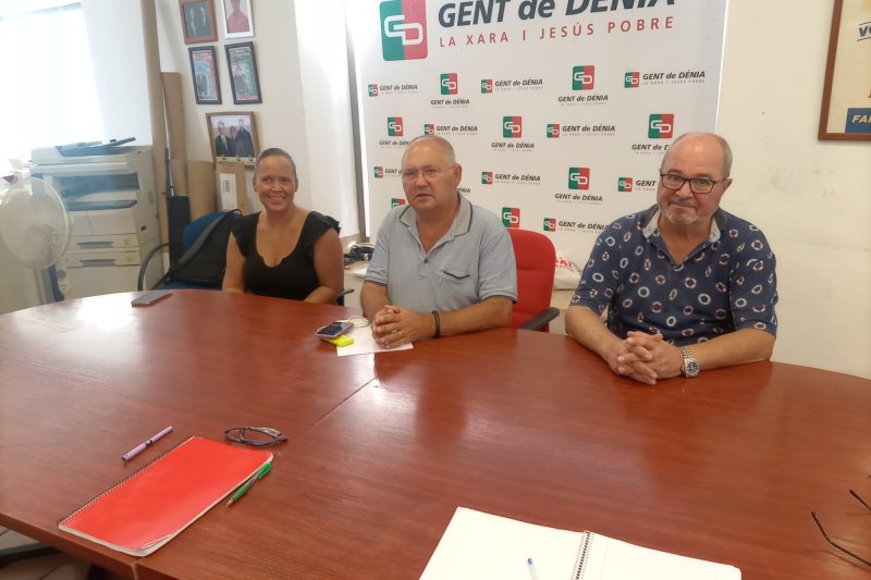 Gent de Dénia denuncia que Urbaser incumple el 70% del contrato y que da un mal servicio  Gent de Dénia denuncia que Urbaser incumple el 70% del contrato y que da un mal servicio