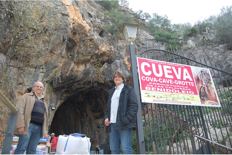 El Ayuntamiento de Benidoleig mejora la seguridad de los visitantes de la Cova de les Calaveres con una estructura aporticada en la entrada El Ayuntamiento de Benidoleig mejora la seguridad de los visitantes de la Cova de les Calaveres con una estructura aporticada en la entrada