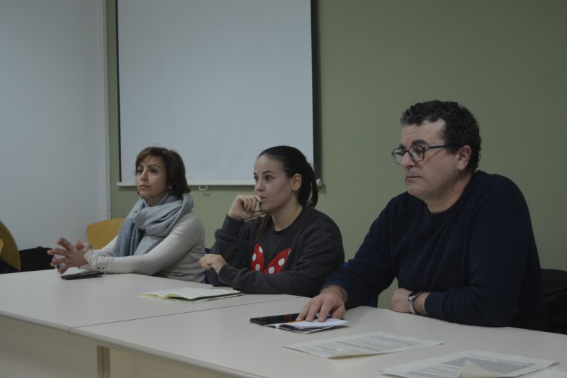 Los vecinos de Les Rotes afectados por la instalación de una antena de telefonía móvil no ven otra opción que desmantelarla  Los vecinos de Les Rotes afectados por la instalación de una antena de telefonía móvil no ven otra opción que desmantelarla
