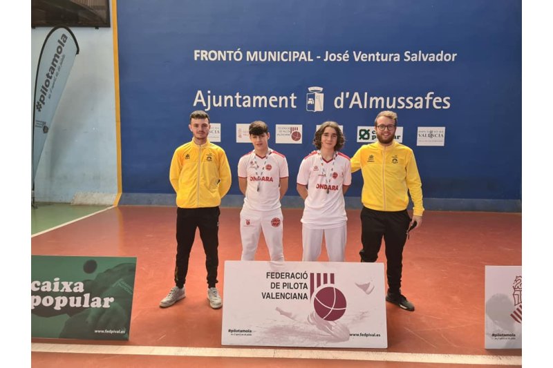 Or infantil per a l’Escola Municipal d’Ondara en la final autonòmica de frontó per parelles Or infantil per a l’Escola Municipal d’Ondara en la final autonòmica de frontó per parelles