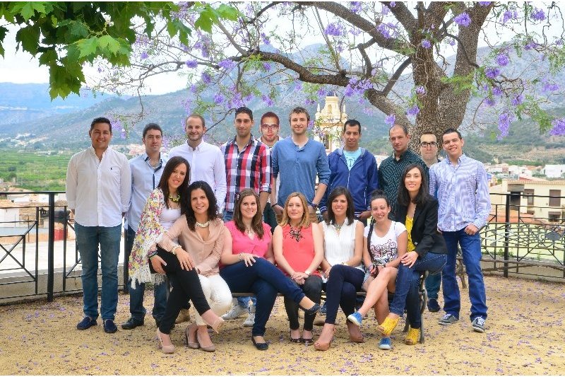 Les festes patronals de Benimeli arranquen hui amb l'engalanament de carrers i balcons Les festes patronals de Benimeli arranquen hui amb l'engalanament de carrers i balcons