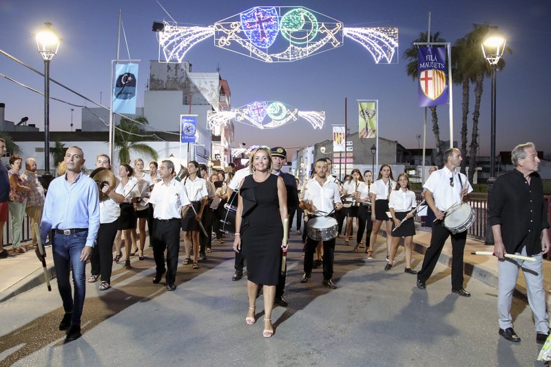 El Divino Salvador vuelve a salir en procesión para clausurar las fiestas de Els Poblets El Divino Salvador vuelve a salir en procesión para clausurar las fiestas de Els Poblets
