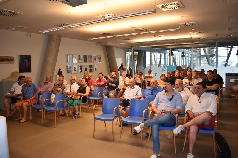 Los socios del Club Deportivo Dénia no aprueban las cuentas de la directiva de Juan Benavente Los socios del Club Deportivo Dénia no aprueban las cuentas de la directiva de Juan Benavente