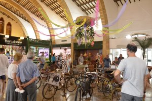 El 9 d’Octubre s’envolta d’un programa cultural amb teatre, música i els Premis Vila de Xàbia