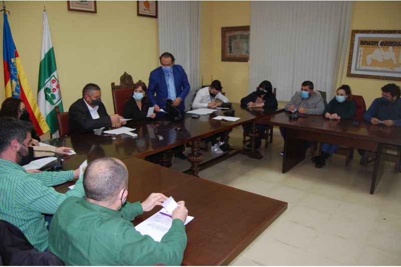 El Verger aprueba un presupuesto municipal de 4.892.000 euros para 2022 sin ningún voto en contra El Verger aprueba un presupuesto municipal de 4.892.000 euros para 2022 sin ningún voto en contra