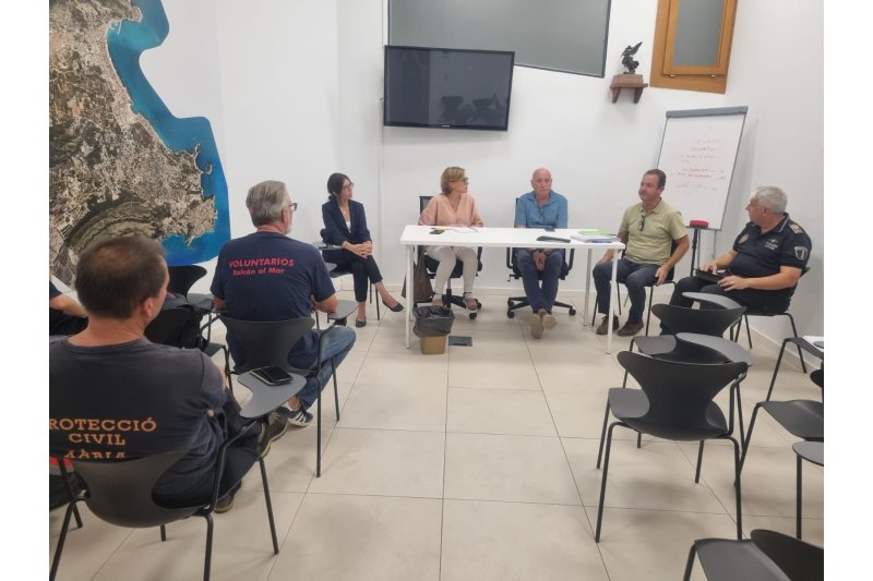 Xàbia suspende las clases este viernes 15 de septiembre ante el riesgo de fuertes lluvias Xàbia suspende las clases este viernes 15 de septiembre ante el riesgo de fuertes lluvias