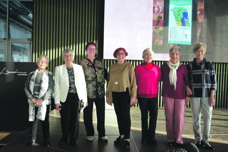 Una exposición de fotos recuerda la historia de la Asociación de Amas de Casa de Dénia  Una exposición de fotos recuerda la historia de la Asociación de Amas de Casa de Dénia
