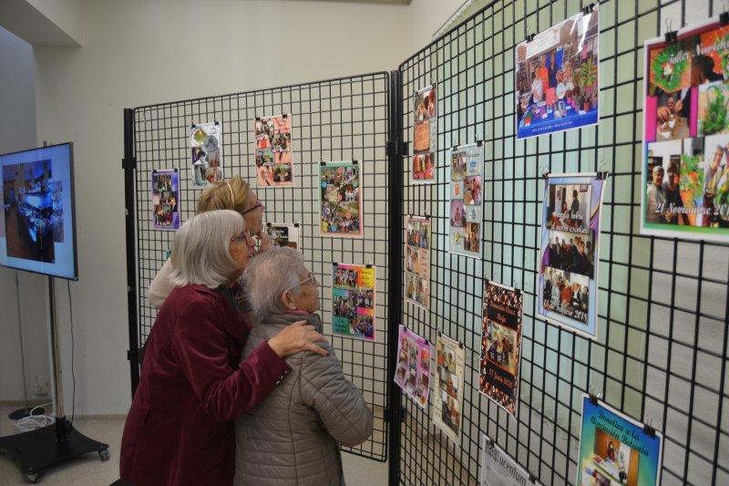 Una exposición de fotos recuerda la historia de la Asociación de Amas de Casa de Dénia  Una exposición de fotos recuerda la historia de la Asociación de Amas de Casa de Dénia