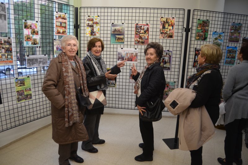 Una exposición de fotos recuerda la historia de la Asociación de Amas de Casa de Dénia  Una exposición de fotos recuerda la historia de la Asociación de Amas de Casa de Dénia