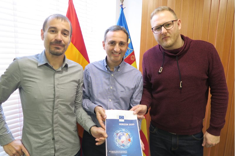 Dos policías de Calp participan en un proyecto europeo de prevención e investigación de ciberdelincuencia Dos policías de Calp participan en un proyecto europeo de prevención e investigación de ciberdelincuencia