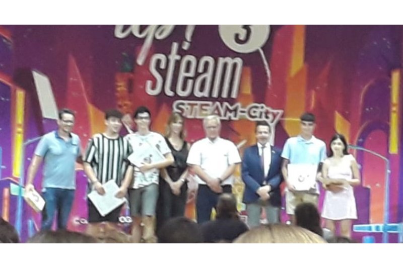 Un grupo de alumnos del instituto La Mar de Xàbia gana un premio en un concurso que fomenta la sostenibilidad Un grupo de alumnos del instituto La Mar de Xàbia gana un premio en un concurso que fomenta la sostenibilidad