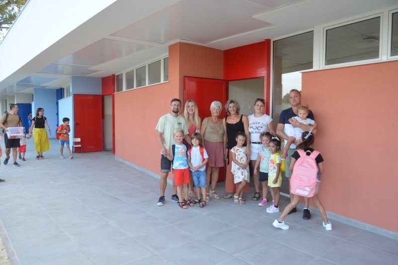 Otro curso escolar con aulas prefabricadas en el Raquel Payà y el IES Maria Ibars  Otro curso escolar con aulas prefabricadas en el Raquel Payà y el IES Maria Ibars