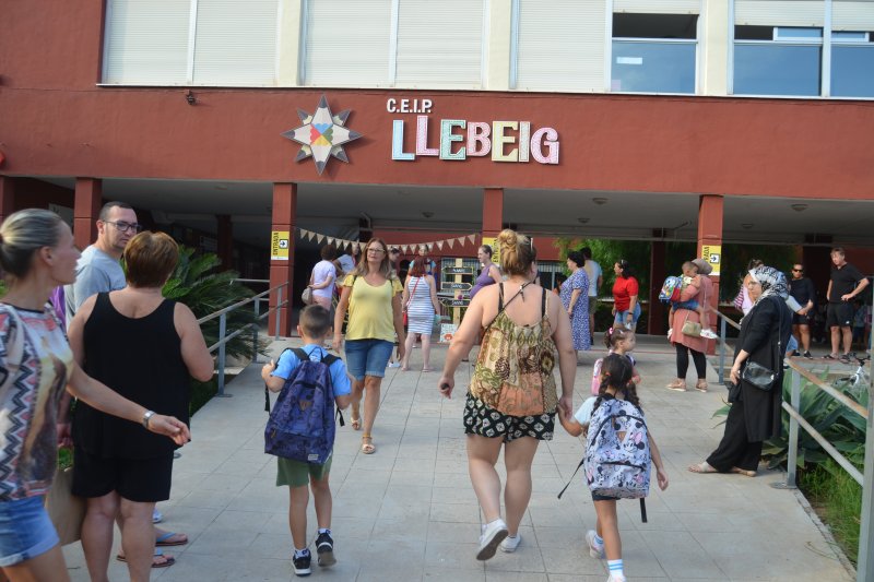 Otro curso escolar con aulas prefabricadas en el Raquel Payà y el IES Maria Ibars  Otro curso escolar con aulas prefabricadas en el Raquel Payà y el IES Maria Ibars