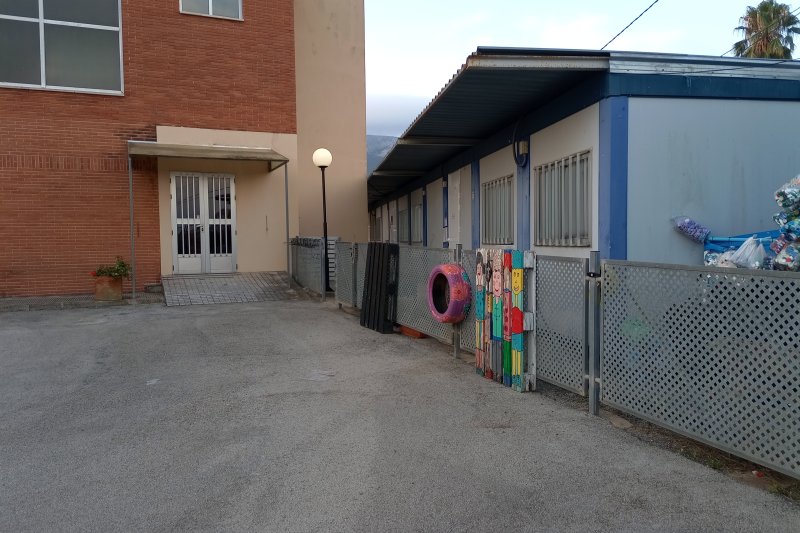 Otro curso escolar con aulas prefabricadas en el Raquel Payà y el IES Maria Ibars  Otro curso escolar con aulas prefabricadas en el Raquel Payà y el IES Maria Ibars