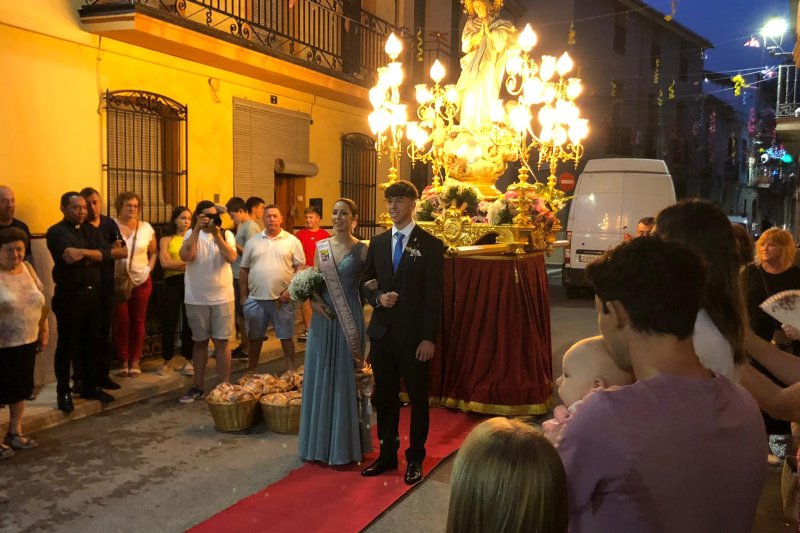 L’ofrena de flors a la Puríssima inicia les solemnitats de les festes del Ràfol d’Almúnia L’ofrena de flors a la Puríssima inicia les solemnitats de les festes del Ràfol d’Almúnia