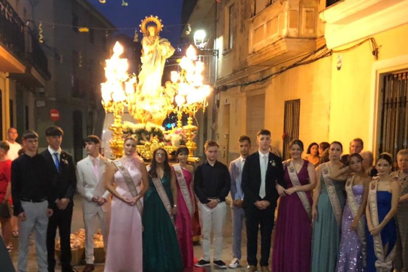L’ofrena de flors a la Puríssima inicia les solemnitats de les festes del Ràfol d’Almúnia L’ofrena de flors a la Puríssima inicia les solemnitats de les festes del Ràfol d’Almúnia