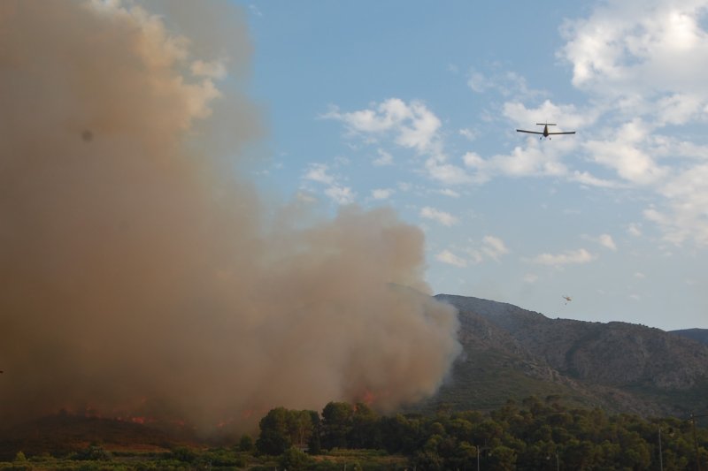 El incendio de la Vall d’Ebo vira hacia Tormos y Sagra El incendio de la Vall d’Ebo vira hacia Tormos y Sagra