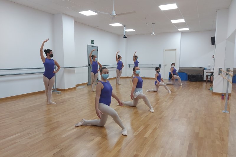 La pandemia no frena a los bailarines de Babylon de Mayte Ortolá, que consiguen premios en la Copa del Mundo de Danza La pandemia no frena a los bailarines de Babylon de Mayte Ortolá, que consiguen premios en la Copa del Mundo de Danza