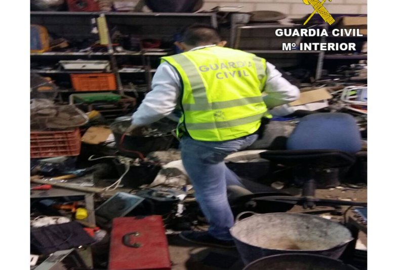 Detenido un vecino de Beniarbeig que vendía objetos robados a una chatarrería de la Safor  Detenido un vecino de Beniarbeig que vendía objetos robados a una chatarrería de la Safor