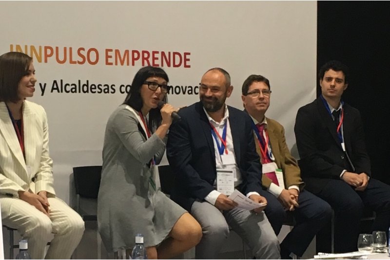 L’Ajuntament de Gata presenta un projecte de gestió d’instal·lacions esportives a un encontre d’alcaldes L’Ajuntament de Gata presenta un projecte de gestió d’instal·lacions esportives a un encontre d’alcaldes