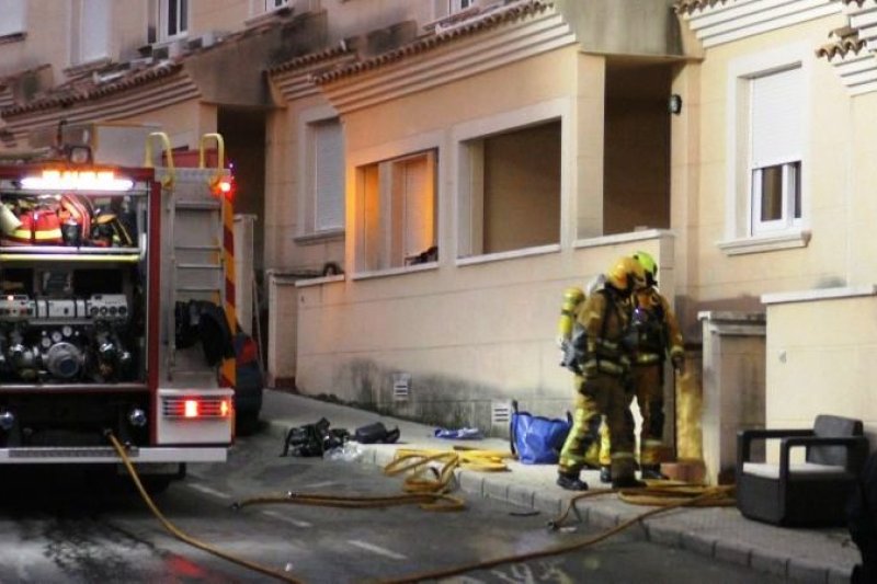 Investigan si un incendio de la urbanización Mirador de La Pedrera ha sido provocado Investigan si un incendio de la urbanización Mirador de La Pedrera ha sido provocado