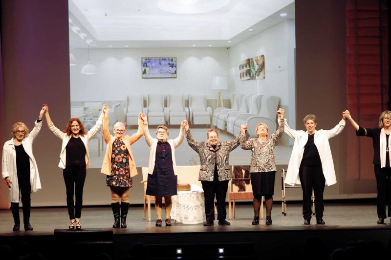 Apoteòsic estrene a Pedreguer de la sisena temporada de Valentes i Positives Apoteòsic estrene a Pedreguer de la sisena temporada de Valentes i Positives