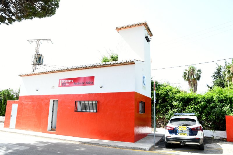 Xàbia estrena un nuevo retén auxiliar de bomberos para emergencias durante el verano  Xàbia estrena un nuevo retén auxiliar de bomberos para emergencias durante el verano