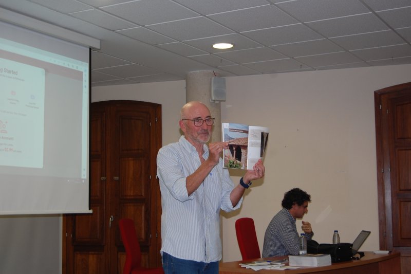 La revista Riuraurologia dedica un monográfico a las construcciones rurales de los tiempos de la pasa a Ondara elaborado por Robert Miralles La revista Riuraurologia dedica un monográfico a las construcciones rurales de los tiempos de la pasa a Ondara elaborado por Robert Miralles