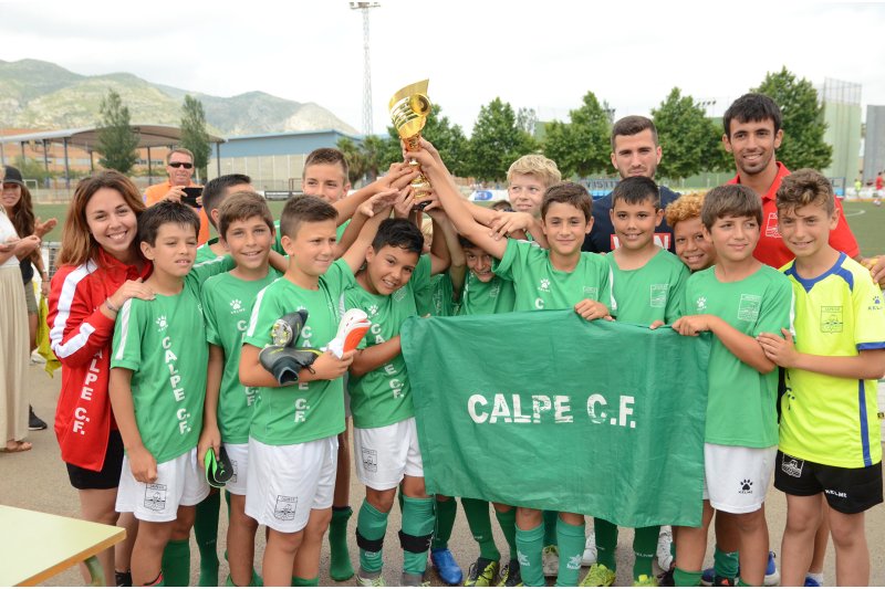 Futbol 8: L’aleví de Calp guanya el Torneig de la penya valencianista de Pedreguer Futbol 8: L’aleví de Calp guanya el Torneig de la penya valencianista de Pedreguer