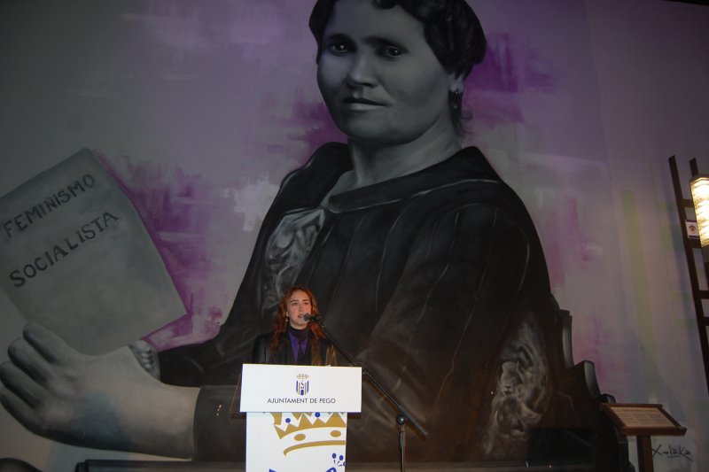 La regidora d’Igualtat fa una crida a la sororitat per a enderrocar el masclisme en la jornada central del 25N a Pego La regidora d’Igualtat fa una crida a la sororitat per a enderrocar el masclisme en la jornada central del 25N a Pego