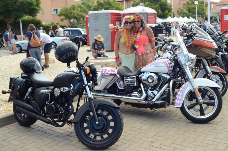 Motos, coches, fiesta y mucha solidaridad en el segundo encuentro de Gran Corazón de Xàbia Motos, coches, fiesta y mucha solidaridad en el segundo encuentro de Gran Corazón de Xàbia