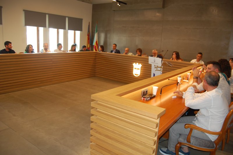 Enrique Moll accedeix de nou a l’alcaldia amb una crida al “Pego del futur real i no a l’utòpic de compte de fades” Enrique Moll accedeix de nou a l’alcaldia amb una crida al “Pego del futur real i no a l’utòpic de compte de fades”