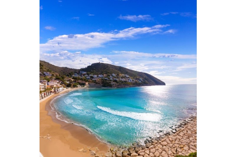 Costas restaura la arena de la playa del Portet de Teulada Costas restaura la arena de la playa del Portet de Teulada