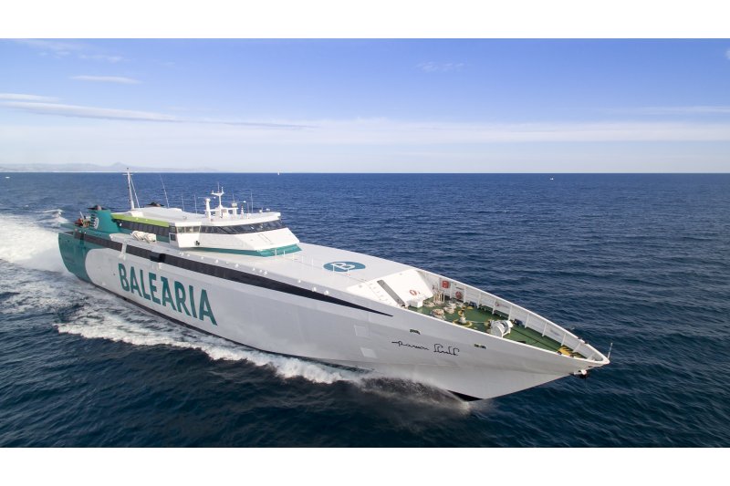 Baleària renueva los motores del fast ferry Ramon Llull para dotar de mayor ecoeficiencia y fiabilidad a la ruta Dénia-Formentera  Baleària renueva los motores del fast ferry Ramon Llull para dotar de mayor ecoeficiencia y fiabilidad a la ruta Dénia-Formentera