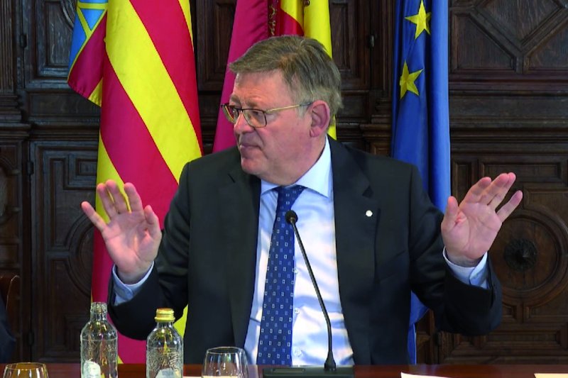 Ximo Puig, presidente de la Generalitat: “El problema de la vía ancha entre Dénia y Gandia es que hay gente que no quiere que el tren pase cerca de su casa”  Ximo Puig, presidente de la Generalitat: “El problema de la vía ancha entre Dénia y Gandia es que hay gente que no quiere que el tren pase cerca de su casa”