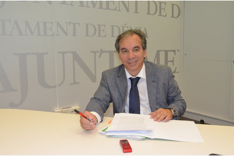 Gent de Dénia-Centre Unificat propone aparcamiento gratuito para los coches eléctricos o no contaminantes Gent de Dénia-Centre Unificat propone aparcamiento gratuito para los coches eléctricos o no contaminantes