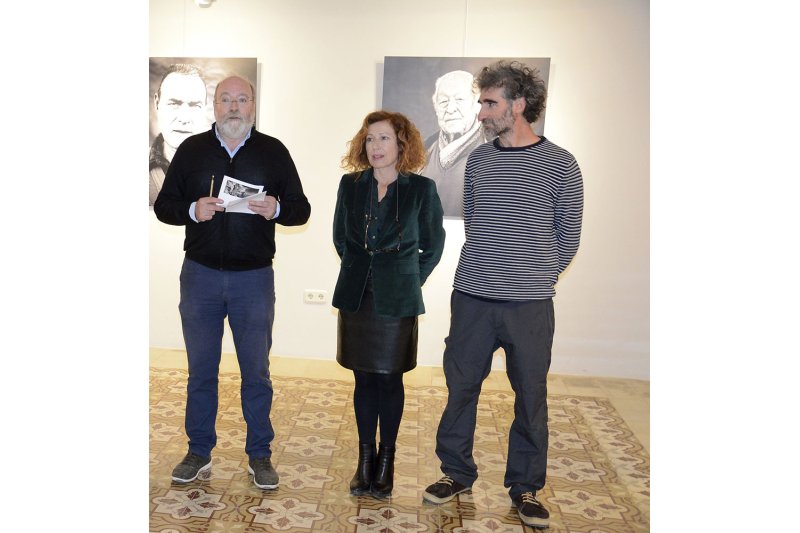 Abbot i Escolano exposen Nits de Tinta a la Fundació Cirne de Xàbia Abbot i Escolano exposen Nits de Tinta a la Fundació Cirne de Xàbia