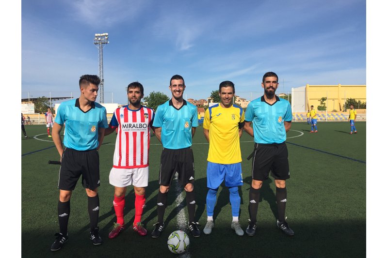 Preferente: El Jávea se lleva un derbi ante el Dénia marcado por los errores y los palos Preferente: El Jávea se lleva un derbi ante el Dénia marcado por los errores y los palos