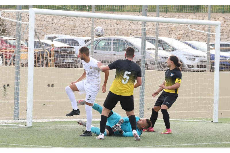 Tercera FFCV: Beniarbeig y Benitatxell doblegan a Ondarense y El Verger en el tiempo añadido  Tercera FFCV: Beniarbeig y Benitatxell doblegan a Ondarense y El Verger en el tiempo añadido