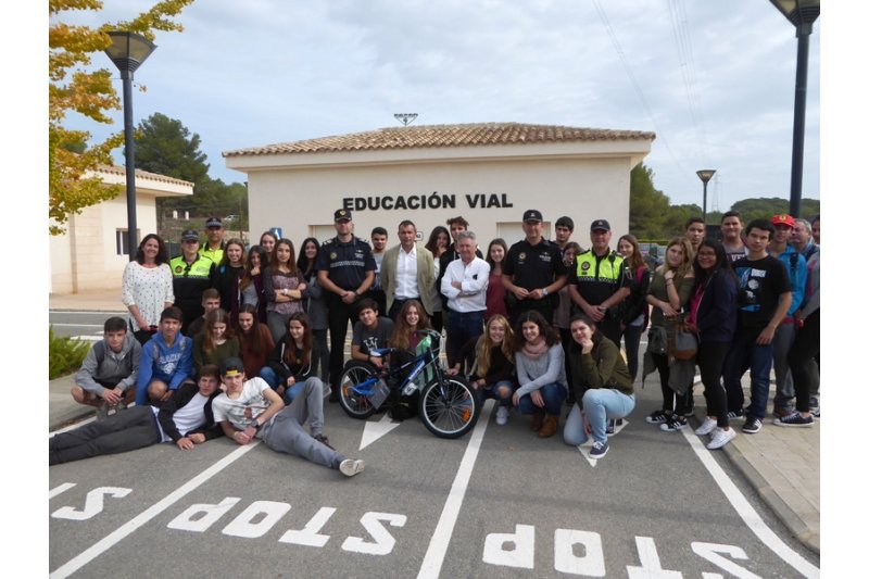Cien escolares de Benissa aprenden educación vial en La Nucia Cien escolares de Benissa aprenden educación vial en La Nucia