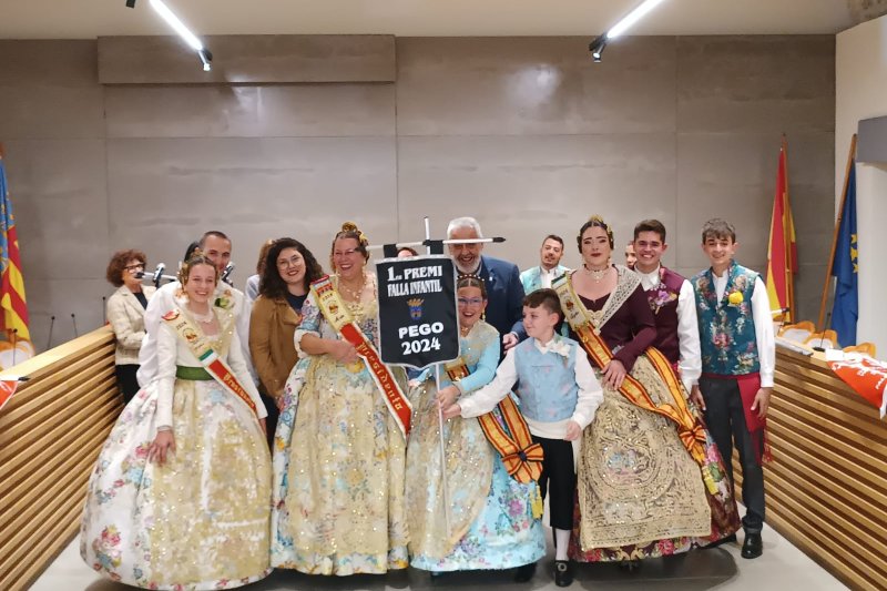 La Font continua la seua hegemonia a Pego amb el premi al millor monument de les falles 2024  La Font continua la seua hegemonia a Pego amb el premi al millor monument de les falles 2024