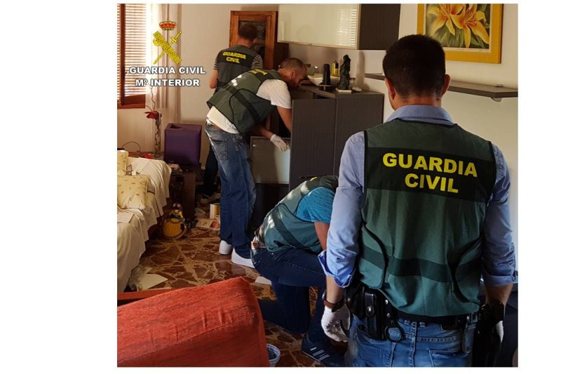 La Guardia Civil desarticula en Els Poblets un grupo criminal familiar dedicado al tráfico de drogas La Guardia Civil desarticula en Els Poblets un grupo criminal familiar dedicado al tráfico de drogas