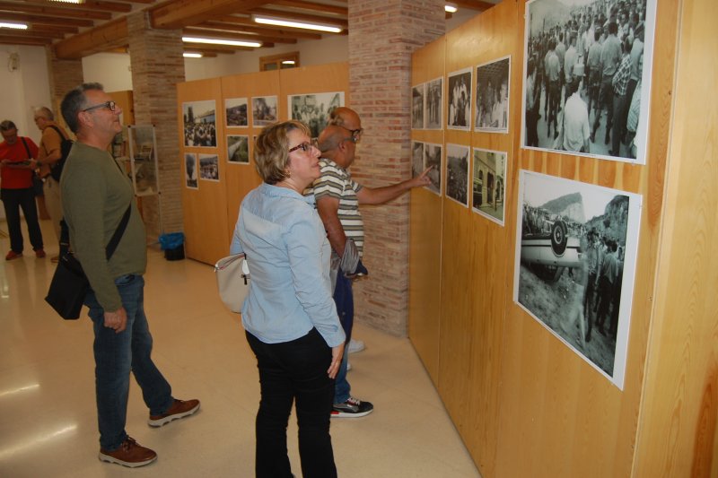 Una exposició fotogràfica de Salvador Pascual i Francesc Vila inaugura les Jornades d’Estudi Carmel Giner de Pego 2023 dedicades a la “guerra de l’aigua” Una exposició fotogràfica de Salvador Pascual i Francesc Vila inaugura les Jornades d’Estudi Carmel Giner de Pego 2023 dedicades a la “guerra de l’aigua”