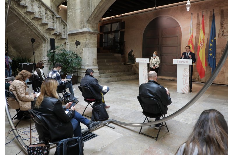 Lo que pasará a partir del lunes: Las terrazas de la hostelería podrán abrir parcialmente y el horario del comercio se prolonga hasta las 8 de la tarde Lo que pasará a partir del lunes: Las terrazas de la hostelería podrán abrir parcialmente y el horario del comercio se prolonga hasta las 8 de la tarde