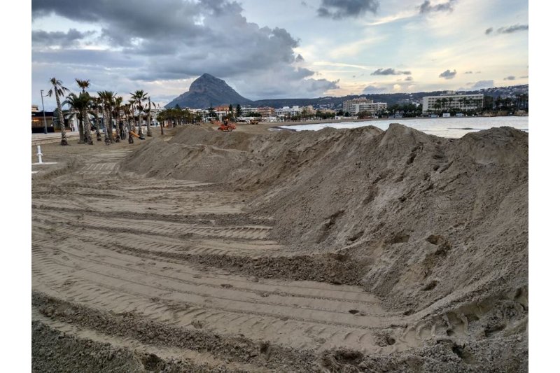 El temporal obliga al cierre de caminos y accesos por precaución en Xàbia El temporal obliga al cierre de caminos y accesos por precaución en Xàbia