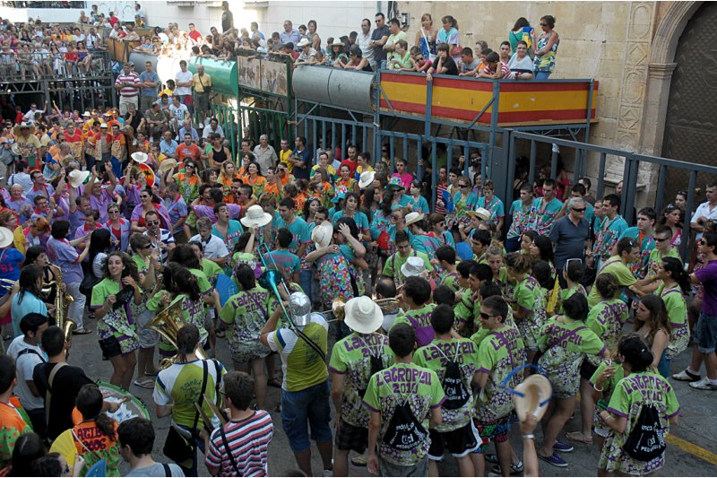 Ya no hace falta consulta popular: las añadas implicadas acuerdan aplazar un año las novatadas de las Fiestas de Julio de Pedreguer Ya no hace falta consulta popular: las añadas implicadas acuerdan aplazar un año las novatadas de las Fiestas de Julio de Pedreguer