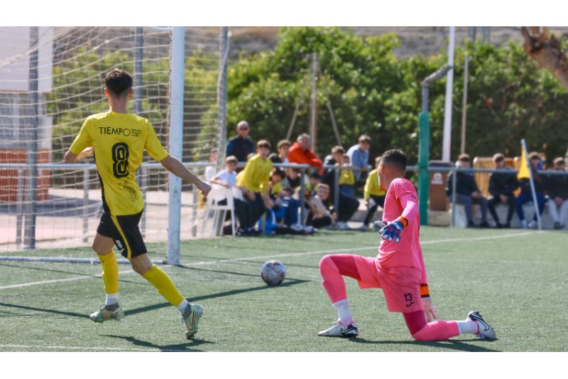 Tercera FFCV: El Dénia B gana y regresa al liderato, y el Verger se lleva el derbi en casa del Ondarense Tercera FFCV: El Dénia B gana y regresa al liderato, y el Verger se lleva el derbi en casa del Ondarense